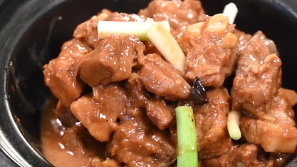 食譜｜人氣名廚葉世昌教煮家常菜，家鄉(xiāng)南乳燜排骨