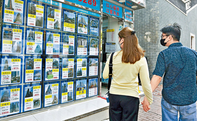 通關(guān)帶動(dòng)經(jīng)濟(jì)活動(dòng)逐步復(fù)常，加上預(yù)料息口升勢(shì)放緩，部分業(yè)主亦開(kāi)始收窄議價(jià)空間。