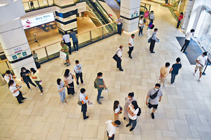 據(jù)地監(jiān)局?jǐn)?shù)據(jù)顯示,上月底持牌地產(chǎn)代理人數(shù)40807人,連續(xù)5個月下跌。