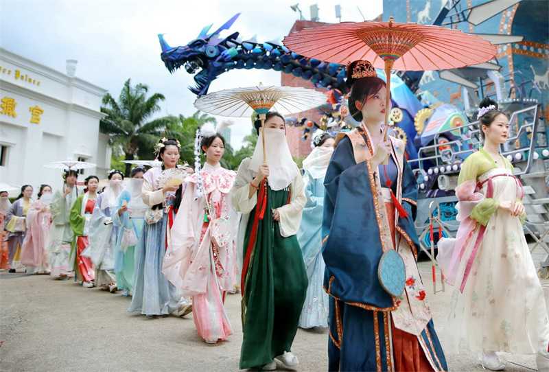 有多達(dá)130個(gè)縮小版世界景點(diǎn)。