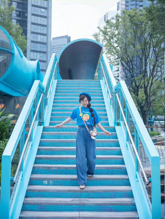 昔日的油罐、旋轉(zhuǎn)樓梯經(jīng)改造。（圖片來源：微博@糖糖糖衣）