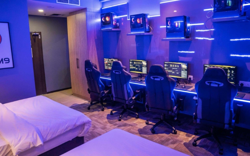 有人形容電競(jìng)酒店是另一種情趣房。