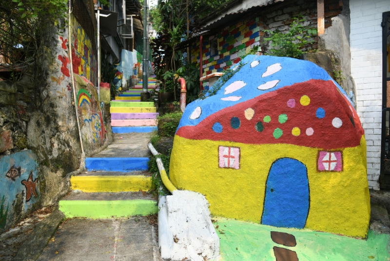 色彩繽紛且風(fēng)格可愛。