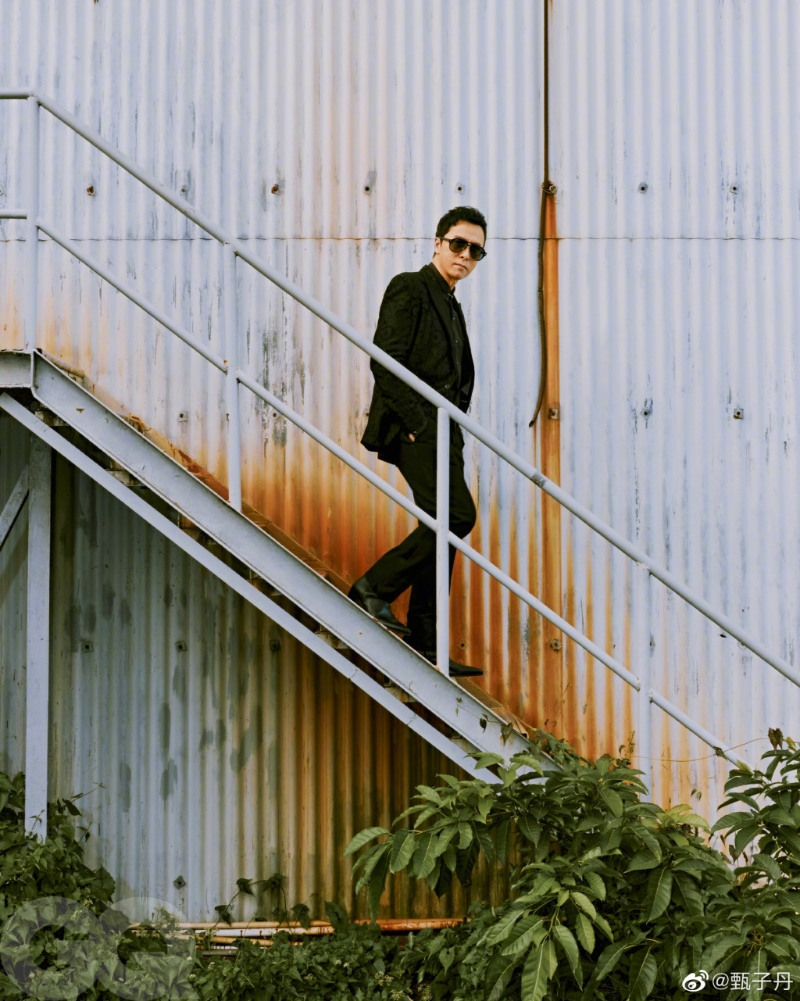 甄子丹在微博開心分享這次為《GQ Hype》拍的照片。