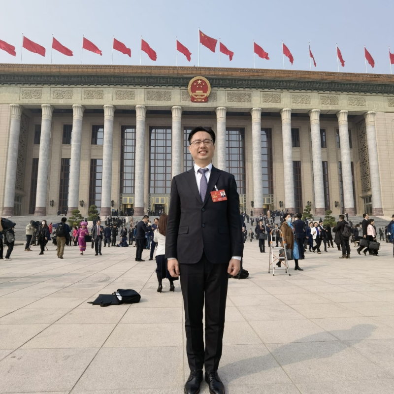 港區(qū)人大代表冼漢迪認(rèn)為報告「務(wù)實有力」，並對國家過去五年所取得的經(jīng)濟成就感到驕傲。冼漢迪提供