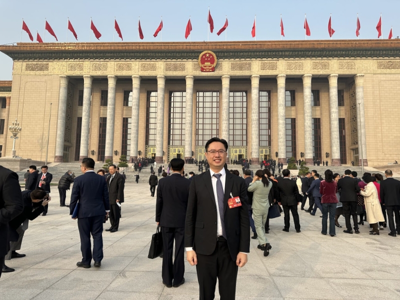  港區(qū)人大代表冼漢迪提及香港在金融、法律、創(chuàng)新科技等高端服務(wù)業(yè)均具有領(lǐng)先優(yōu)勢。冼漢迪提供