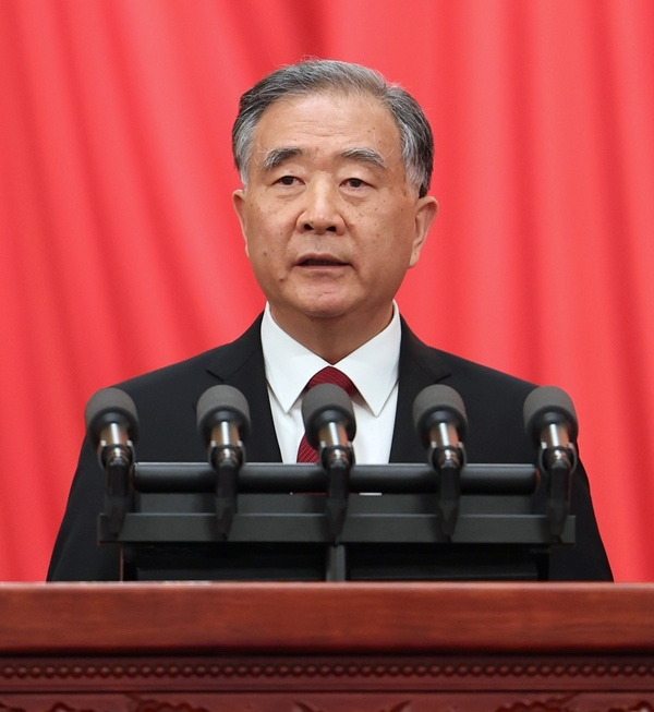 十四屆全國人大一次會(huì)議在京開幕，中共中央政治局常委、中央紀(jì)委書記李希到會(huì)。 新華社