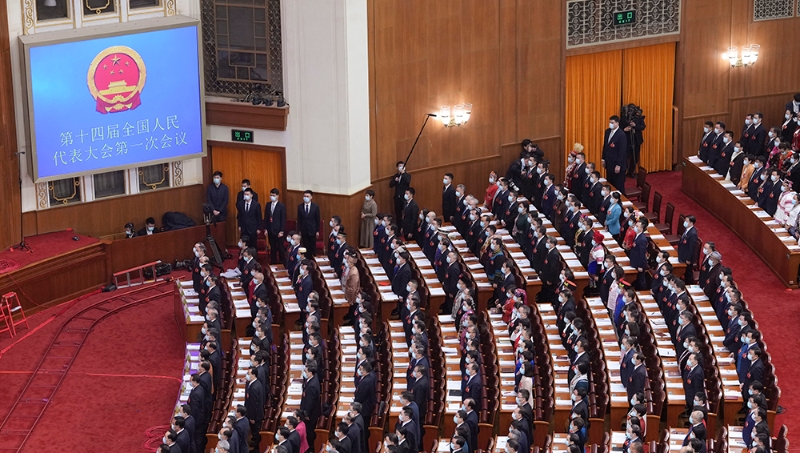 人大、政協(xié)兩會在北京召開，有47位個人財富超過10億美元的大陸企業(yè)家不再連任代表或委員。 新華社