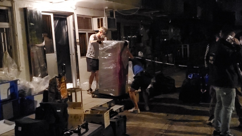 警方當(dāng)日于現(xiàn)場(chǎng)檢走一個(gè)雪柜。 資料圖片