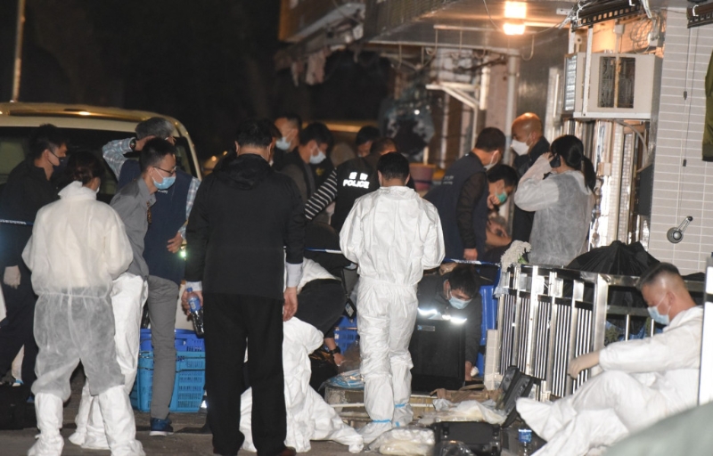 警方當(dāng)日于現(xiàn)場(chǎng)檢走大批證物。 資料圖片