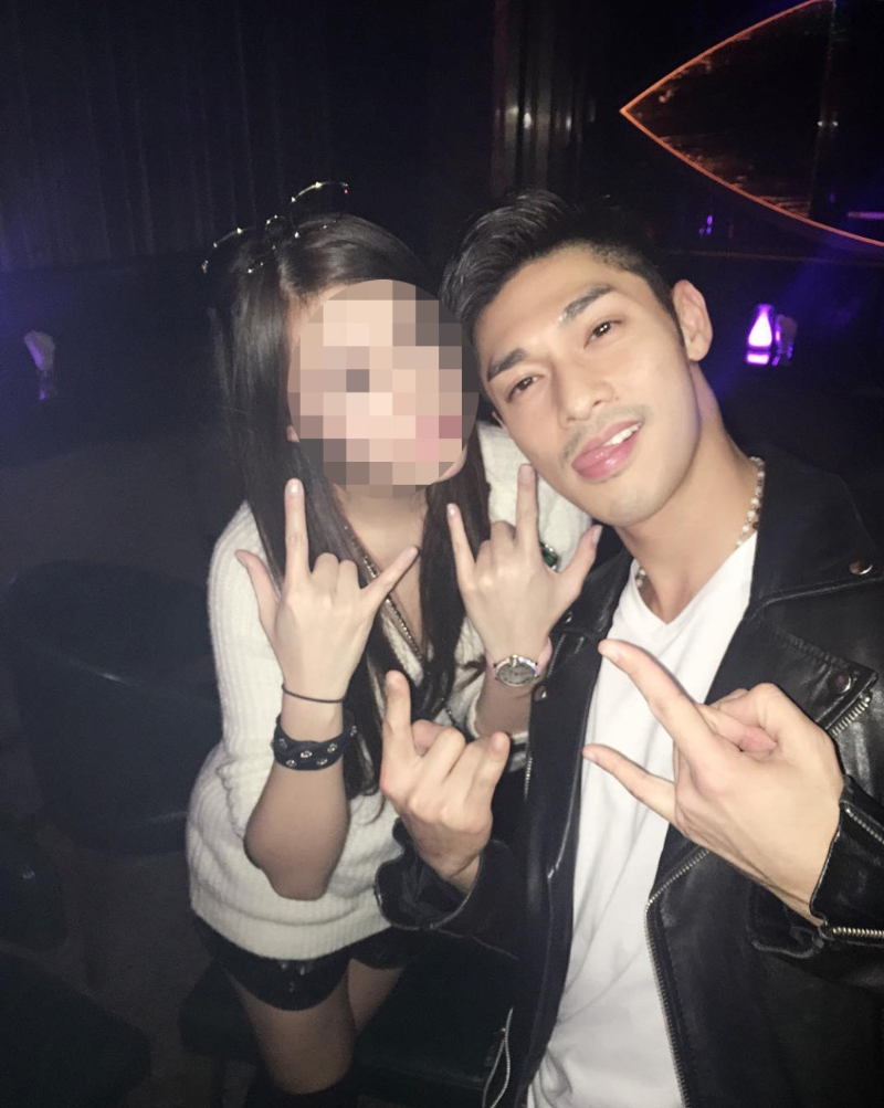 與關(guān)楚耀關(guān)系很好。