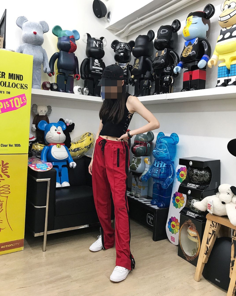 不時(shí)于IG大曬富貴生活。