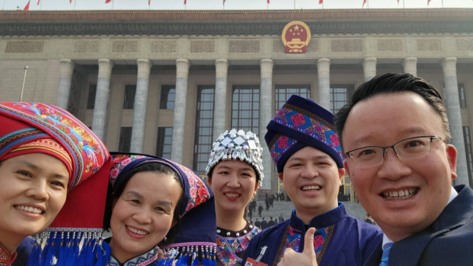 港區(qū)人大代表陳曉峰今日（8日）發(fā)文贊揚(yáng)最高人民法院及最高人民檢察院的工作報(bào)告。 陳曉峰提供