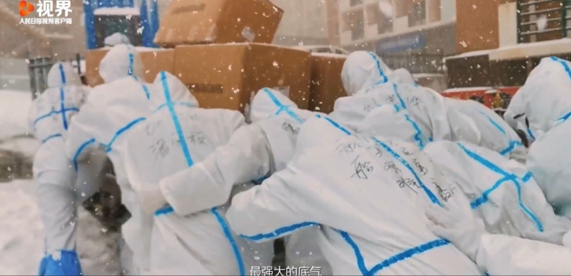 《PRC》出現(xiàn)抗疫的畫面。