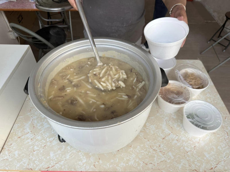 有網(wǎng)民看到即問：「好似係手工粉？」