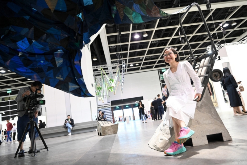 《Art Basel香港2023》藝術(shù)家林嵐及其場域特定作品《推車派對》（EN2）