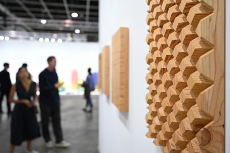 《Art Basel香港2023》YOD Gallery（日本大阪）的藝術(shù)家小清水漸（Susumu Koshimizu）《From Surface to Surface》（1C28）