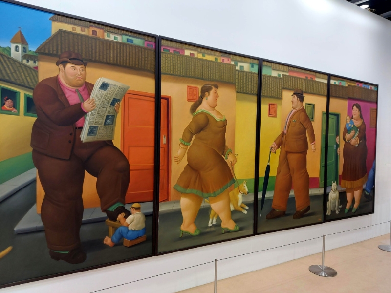 被譽(yù)為當(dāng)今拉丁美洲最突出的藝術(shù)家之一Fernando Botero的作品《The Street》（1998）