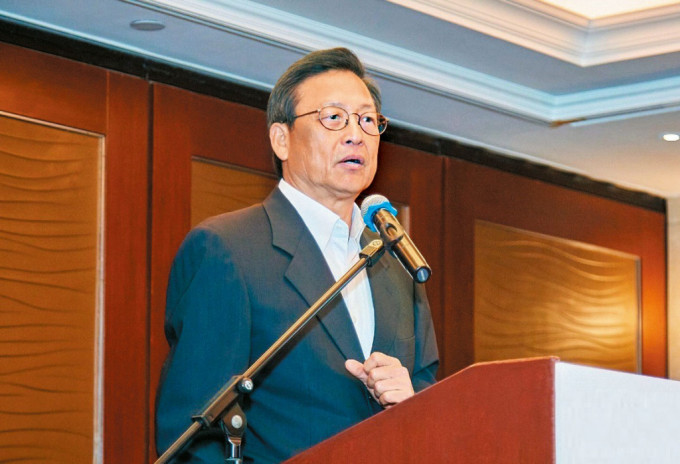 美聯(lián)黃建業(yè)表示，預測全年樓價升10%，豪宅新盤料可跑贏大市。