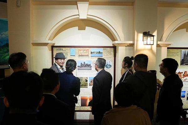 游康園了解維新領(lǐng)袖生平