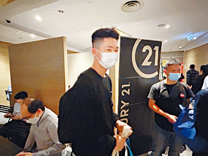 現(xiàn)時(shí)正在讀書的王先生在家人協(xié)助下，以1000萬購入2房作投資用途。