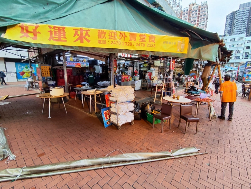 同場其他店家也開始陸續(xù)收拾，準(zhǔn)備翻新工程。 （圖：Facebook@Edmond Lee）