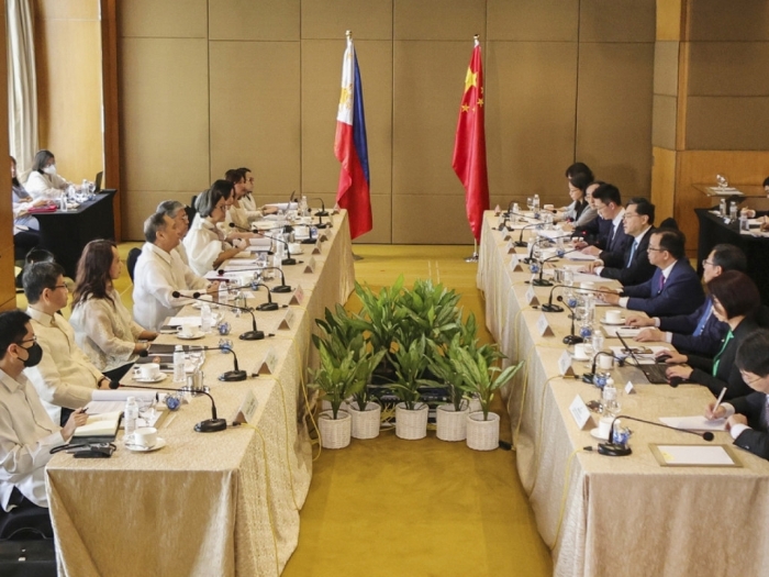 秦剛與馬納羅舉行會(huì)談