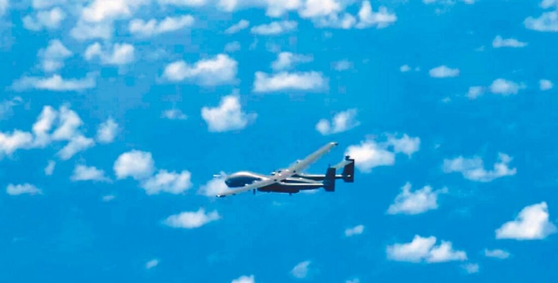 解放軍可掛彈無人機(jī)，罕見逆時(shí)鐘繞臺(tái)一圈