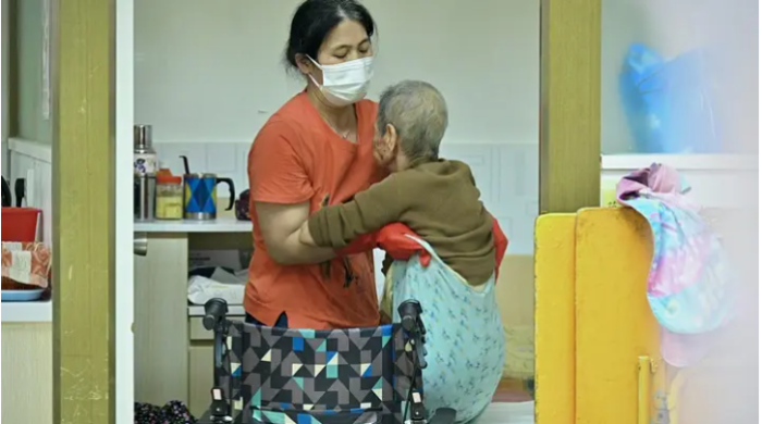 現(xiàn)時院舍業(yè)界面臨人手不足問題 現(xiàn)時院舍業(yè)界面臨人手不足問題