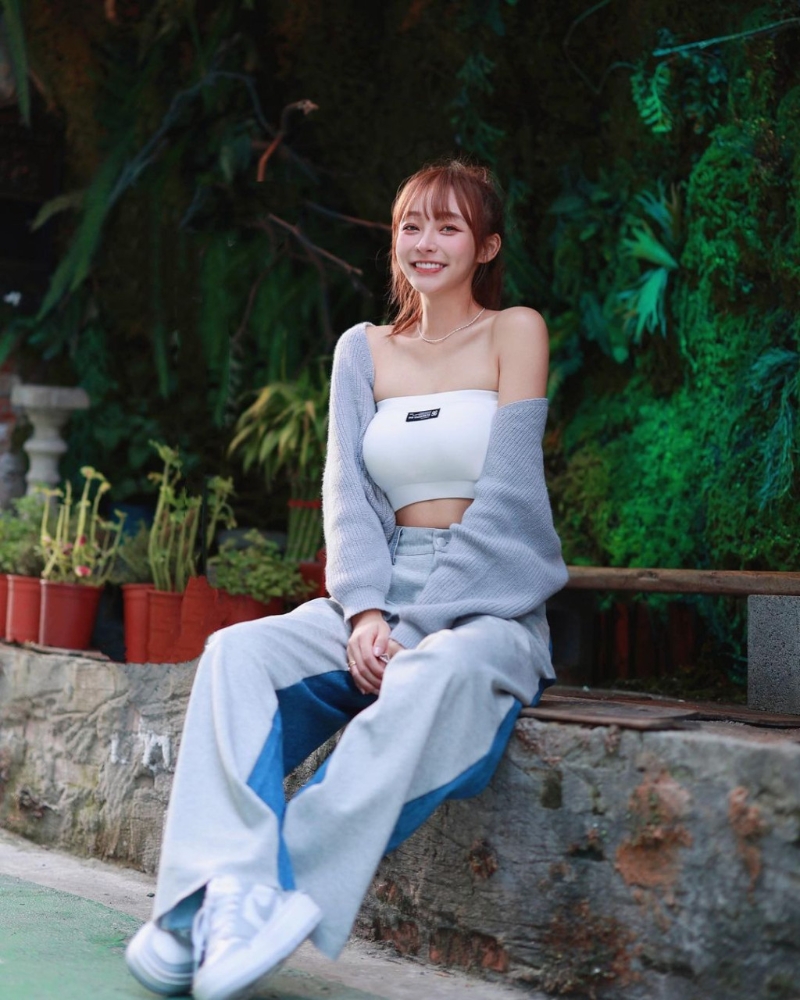 啦啦隊(duì)女神林襄襲港 