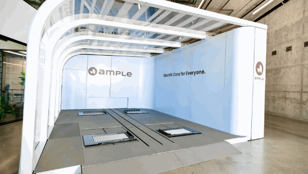 Ample于2021年推出全自動操作的第1代電動車換電站，當時換電需時約10分鐘