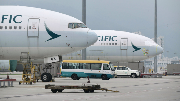 國泰將3名空中服務(wù)員解雇