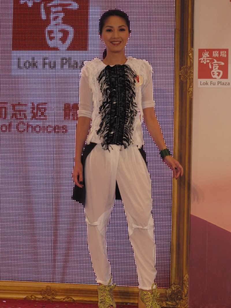 楊千嬅出席活動(dòng)著裝 楊千嬅出席活動(dòng)著裝