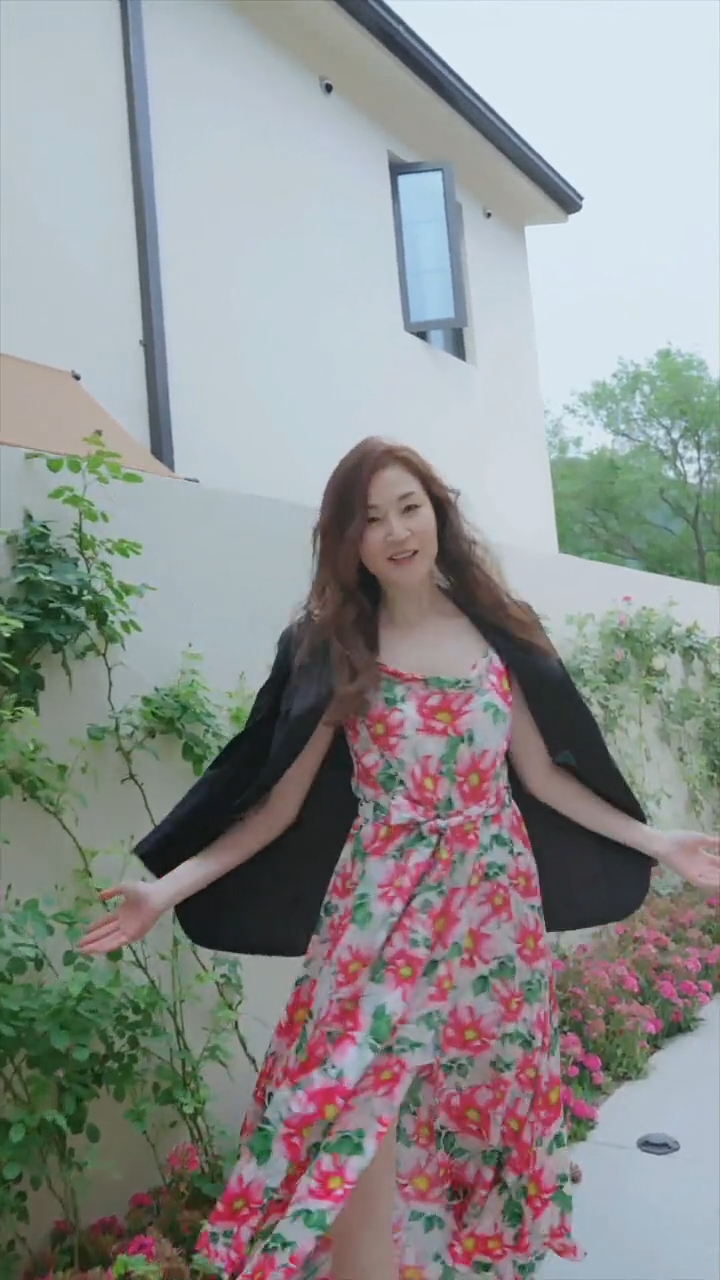 萬綺雯拍攝民宿宣傳片