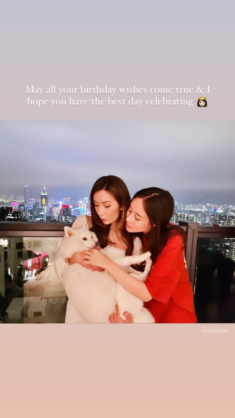 何鍶珩亦向何超欣送上祝福，稱呼對方“l(fā)ittle sis”。