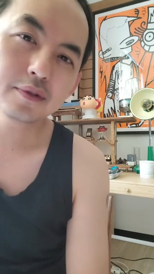 黃子佼在Facebook直播中道歉。