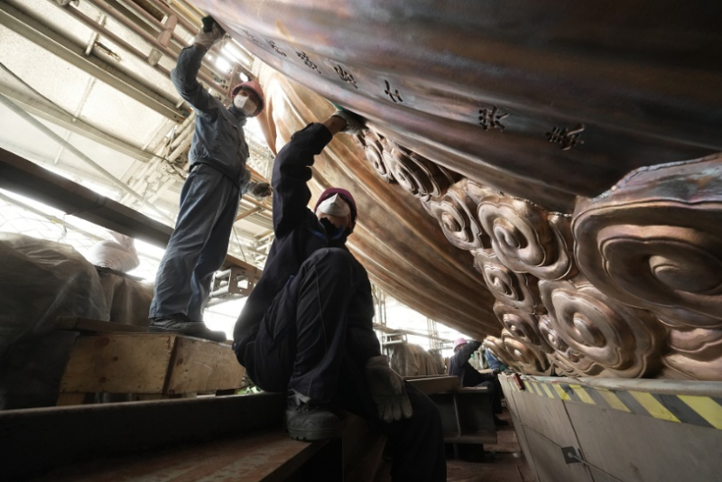 為大佛打磨及著色 為大佛打磨及著色