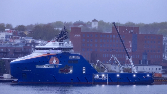 美軍物資被送上加拿大“北極地平線”號(hào) 美軍物資被送上加拿大“北極地平線”號(hào)