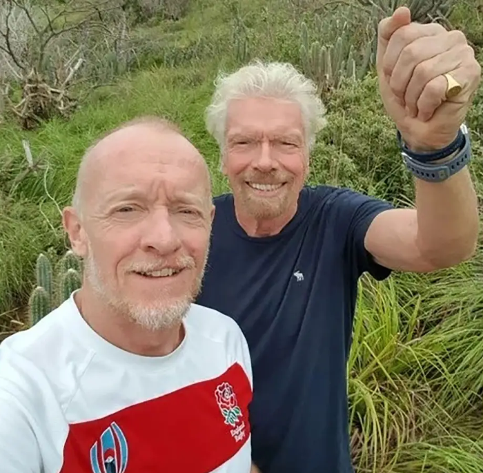 布朗（左）表示，他在支付了押金后最后一刻退出了泰坦號(hào)之旅。