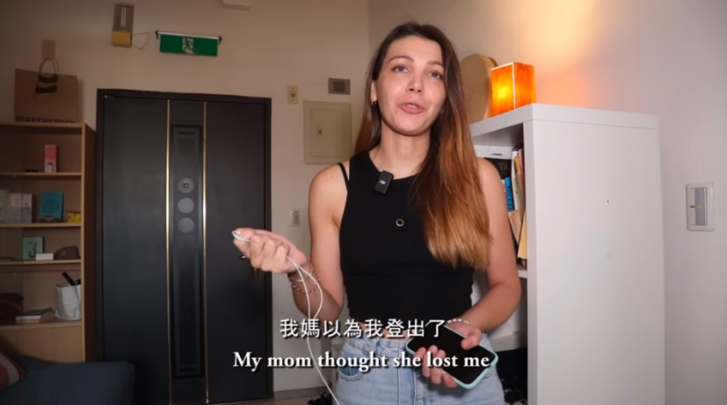 美女騎單車(chē)遭撞飛