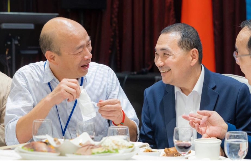 韓國瑜出席活動，和侯友宜同框