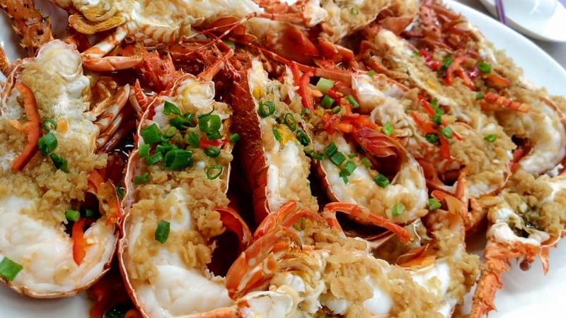 $488任食套餐有40多款海鮮小菜選擇