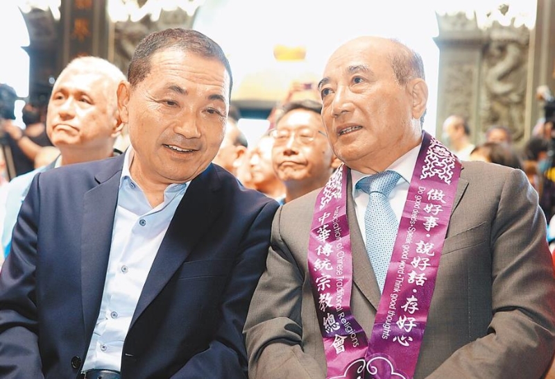 侯友宜（左）、王金平（右）