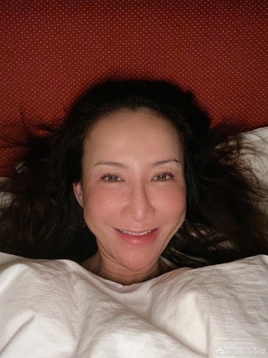 據(jù)內(nèi)媒報道，有歌迷兩周前親赴香港探望李玟。