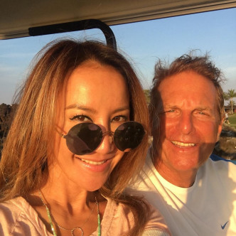 李玟與加拿大籍富商Bruce拍拖八年。