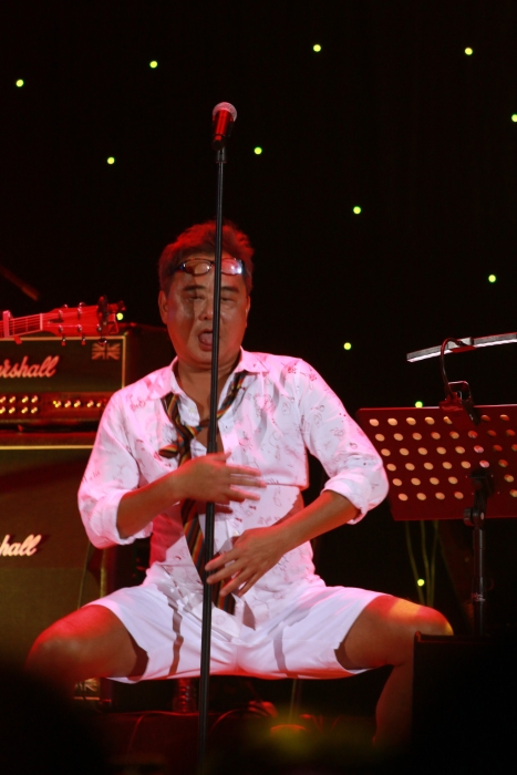 還跳鋼管舞。