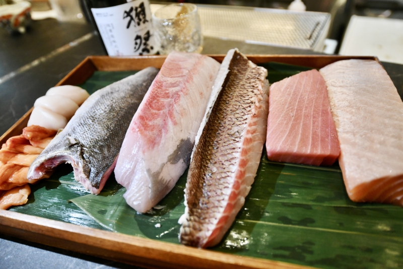 陳強(qiáng)指其食店使用的水產(chǎn)九成都不是源產(chǎn)自10個(gè)受影響都縣。