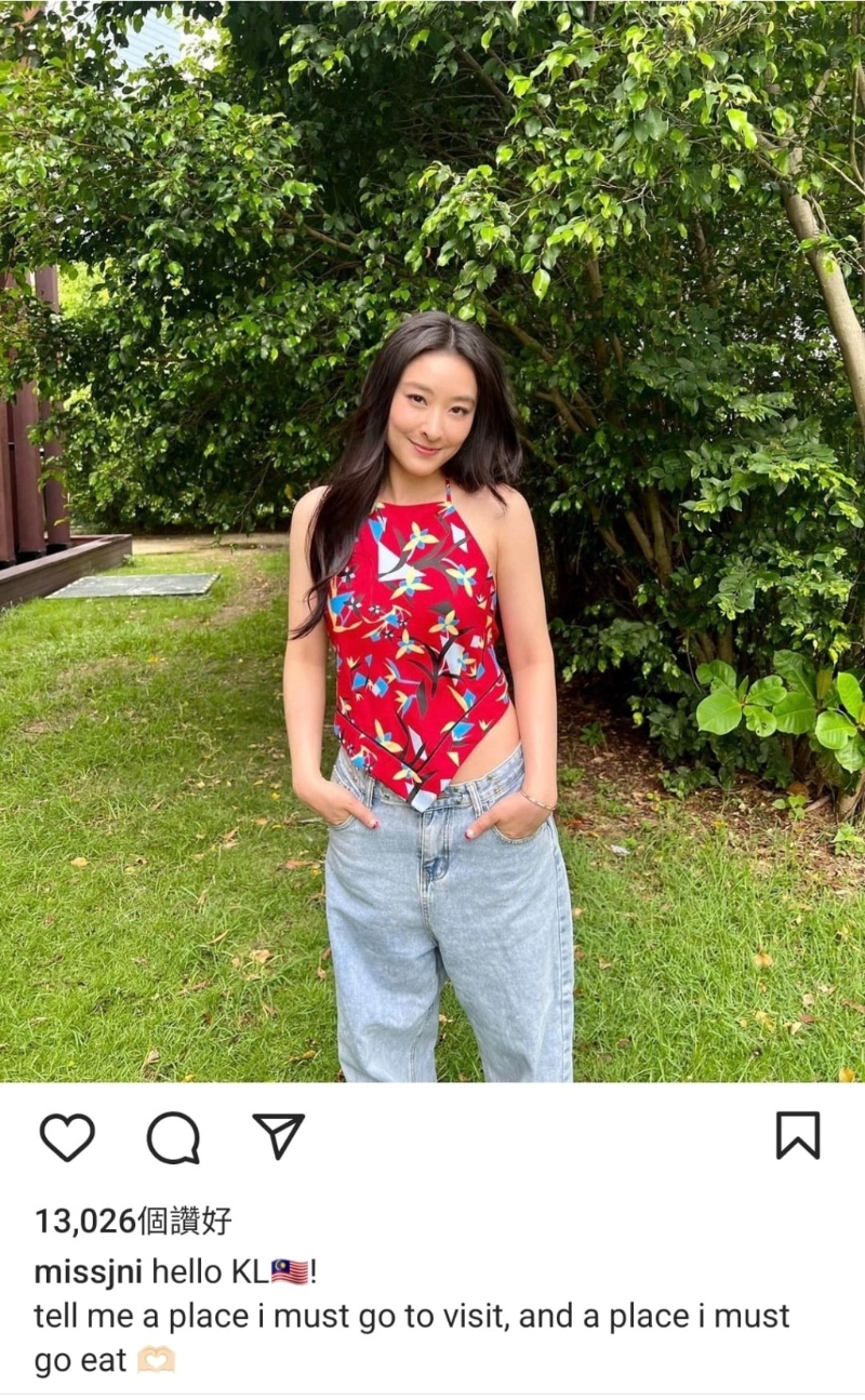 陳瀅穿上肚兜款，非常吸睛。