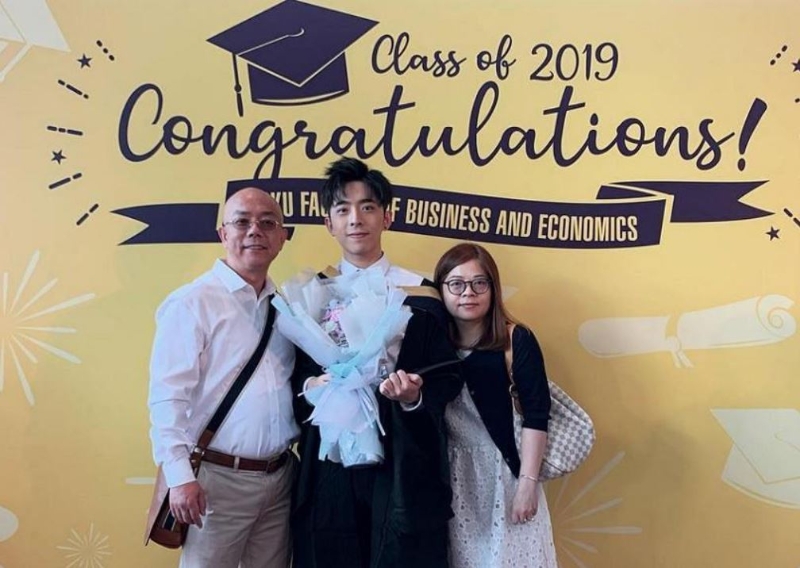 Edan成功于港大畢業(yè)。