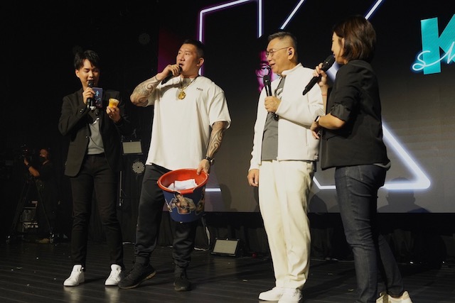 柯文哲舉辦演唱會(huì)，網(wǎng)紅“館長(zhǎng)”是特別來(lái)賓。